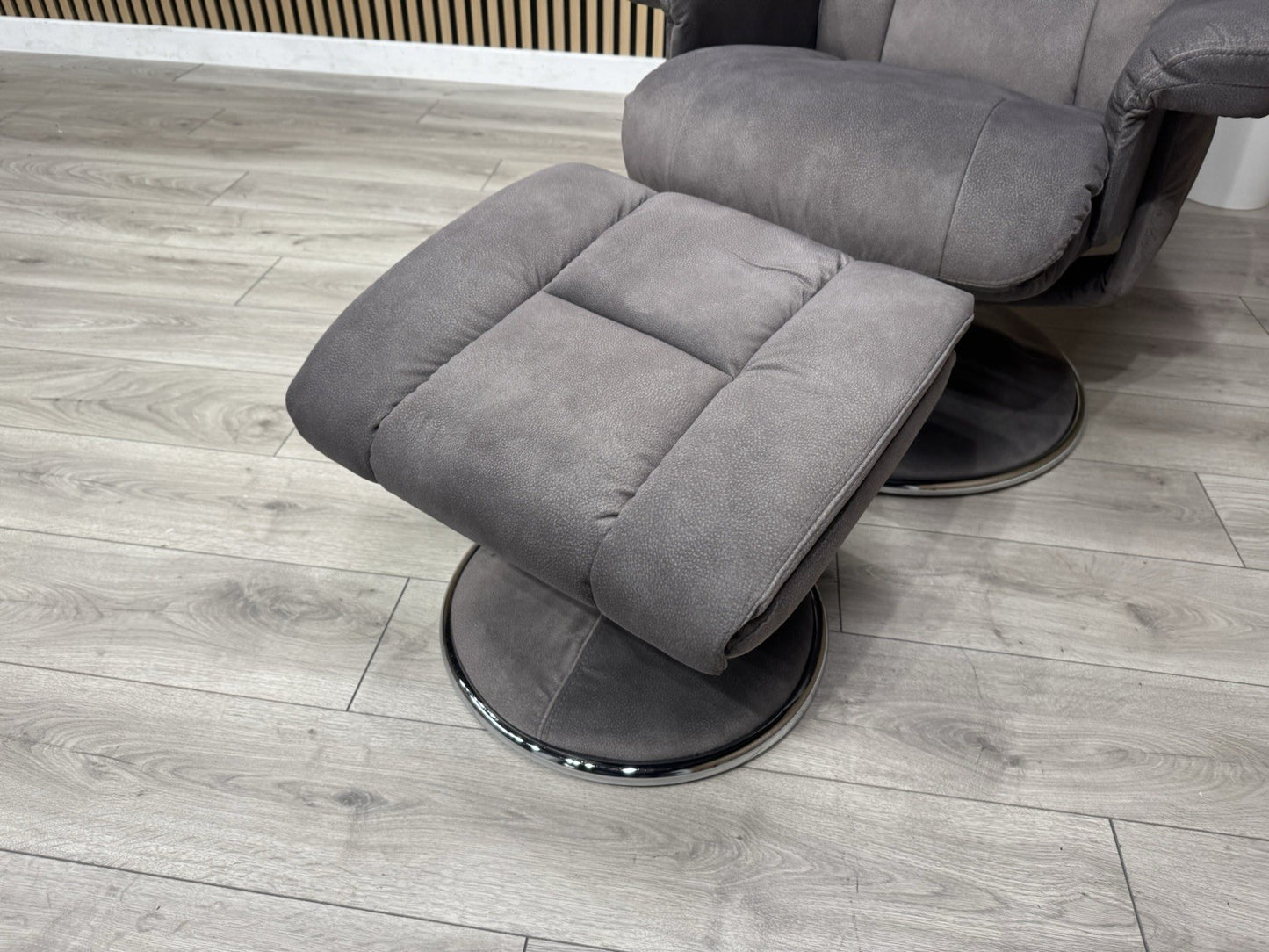 Relaxed Swivel Recliner Chair + Footstool RRP £899