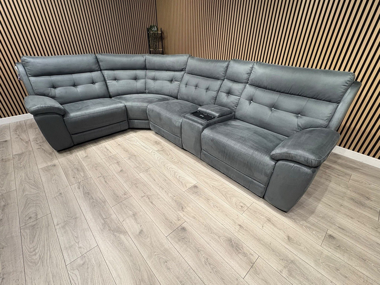 SCS Belford 1 Corner 3 Power Recliner Sofa with Media Console - RRP £2599