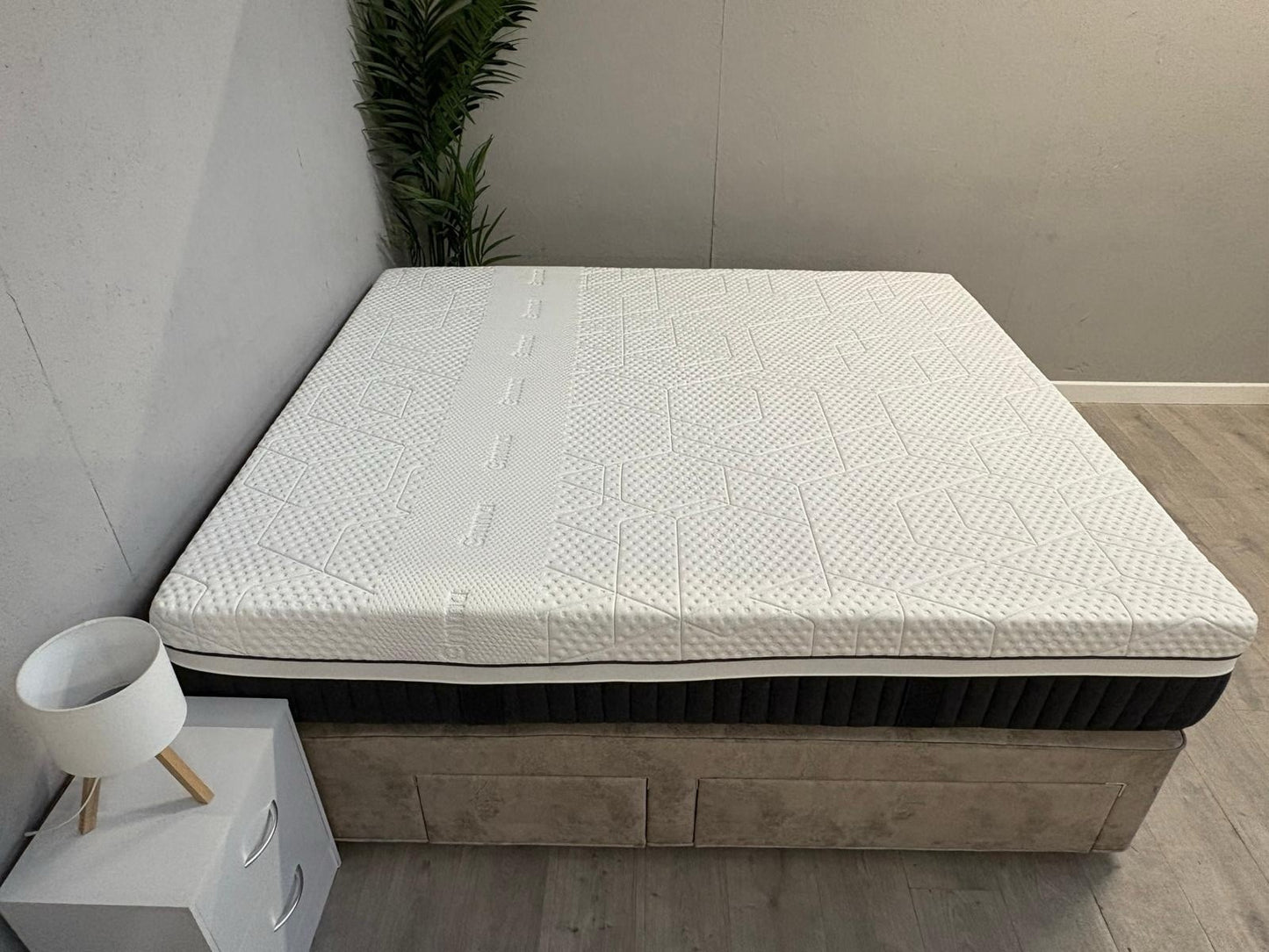 EMMA - Diamond Deluxe Hybrid 6ft Superking Mattress - RRP £2,399