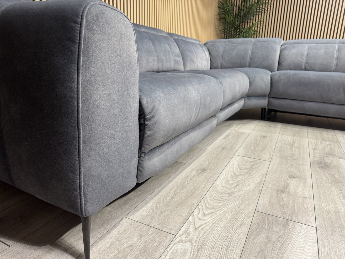 Furniture Village EZRA Fabric RHF Double Power Recliner Corner Sofa - RRP £3,295