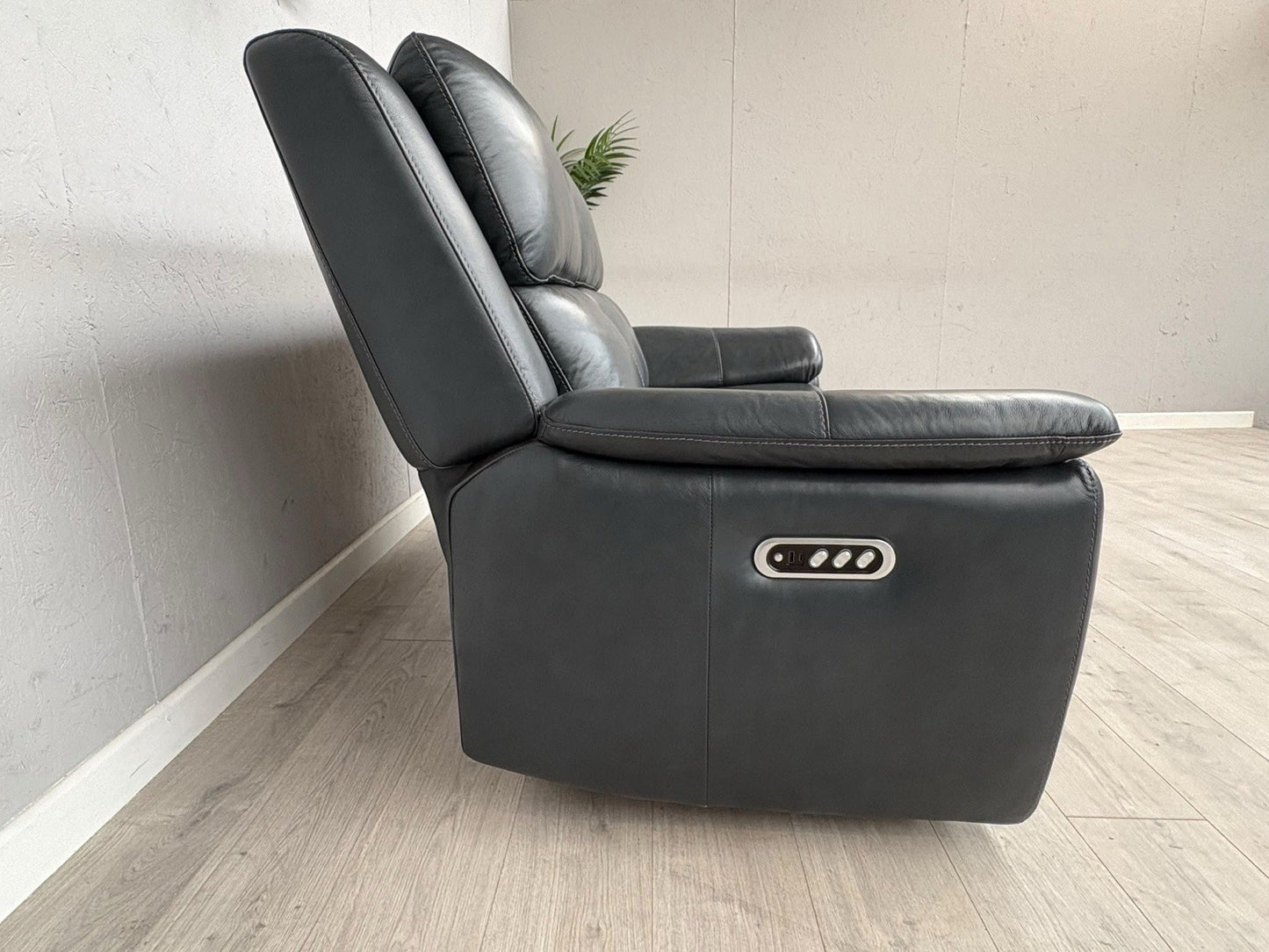 Furniture Village UTAH Leather 2 Seater Power Recliner, Lumbar Sofa - RRP £2,195