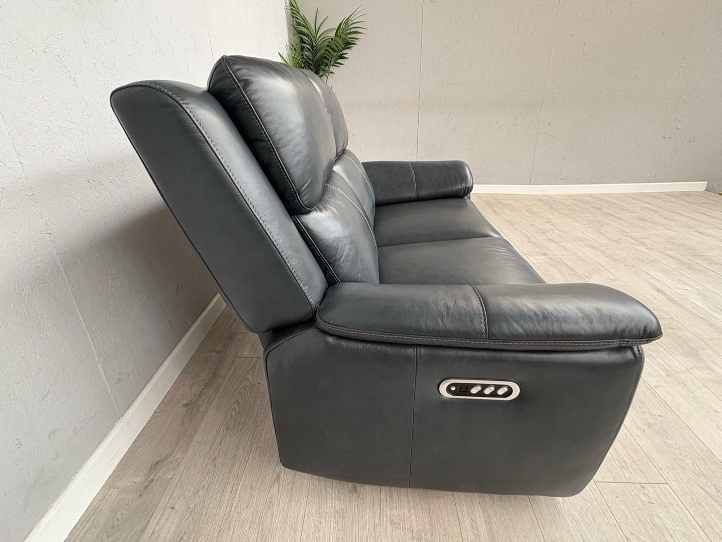 Furniture Village UTAH Leather 2 Seater Power Recliner, Lumbar Sofa - RRP £2,195