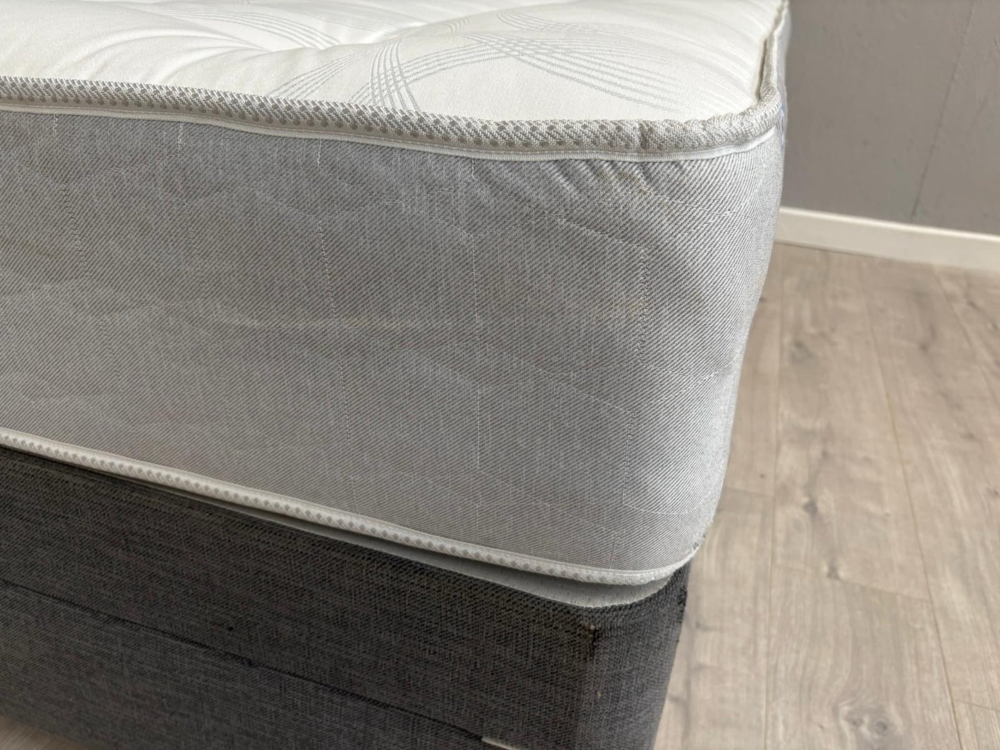 Sealy BRISBANE Extra Firm 5ft Kingsize Mattress - RRP £1,399