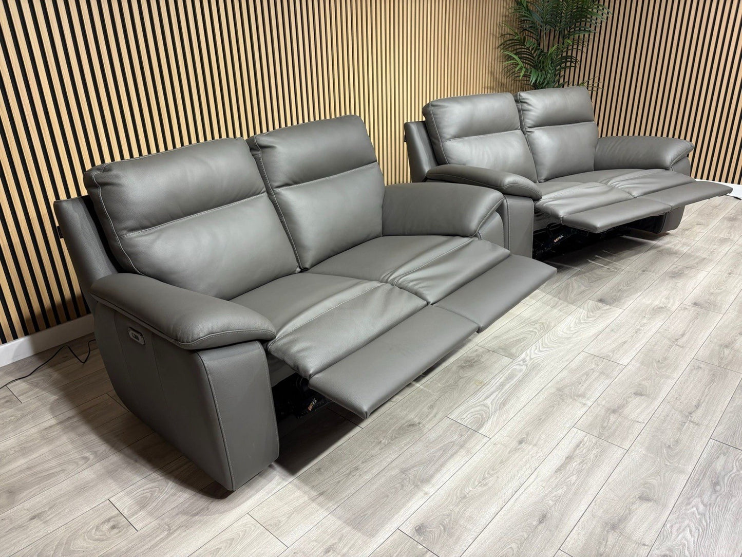 F. Village Nicoletti PEPINO Leather 2 x 2 Seater Recliner Sofa Set - RRP £4,990