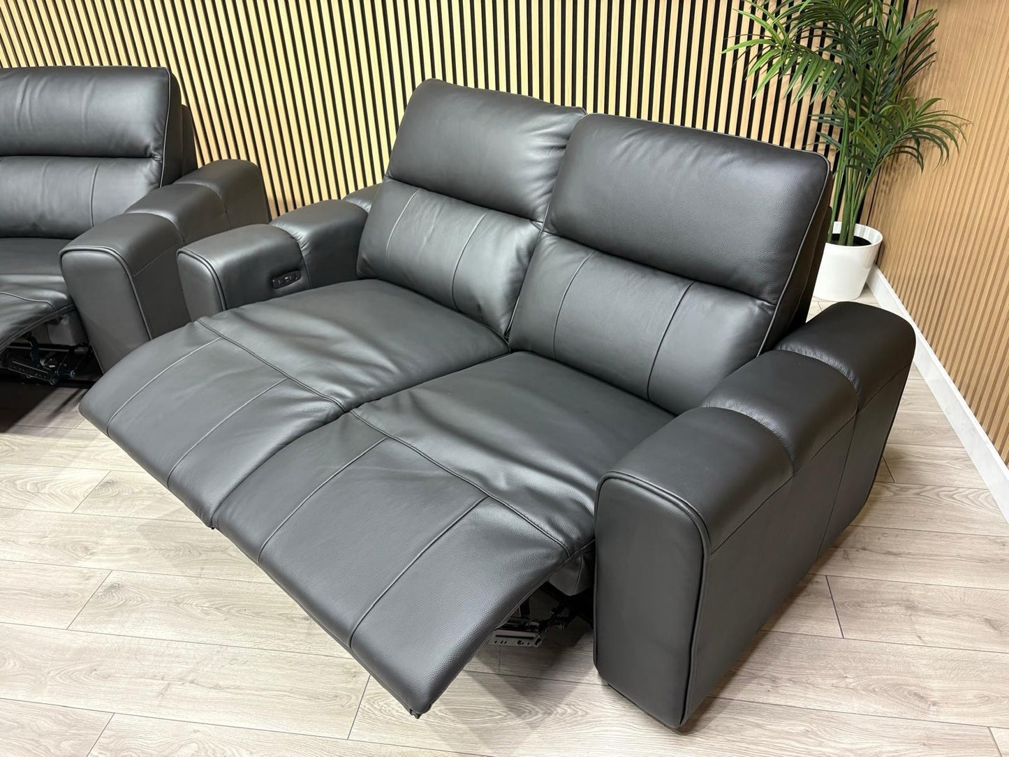 DFS Bellagio Leather 3 Seater + 2 Seater Sofa Set, Power Recliners RRP: £3840