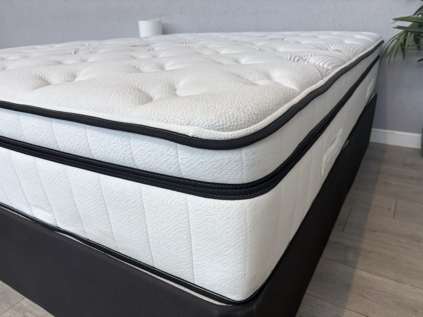 IGEL Nanotech 5000i 5ft Kingsize Mattress, Medium - RRP £2,099