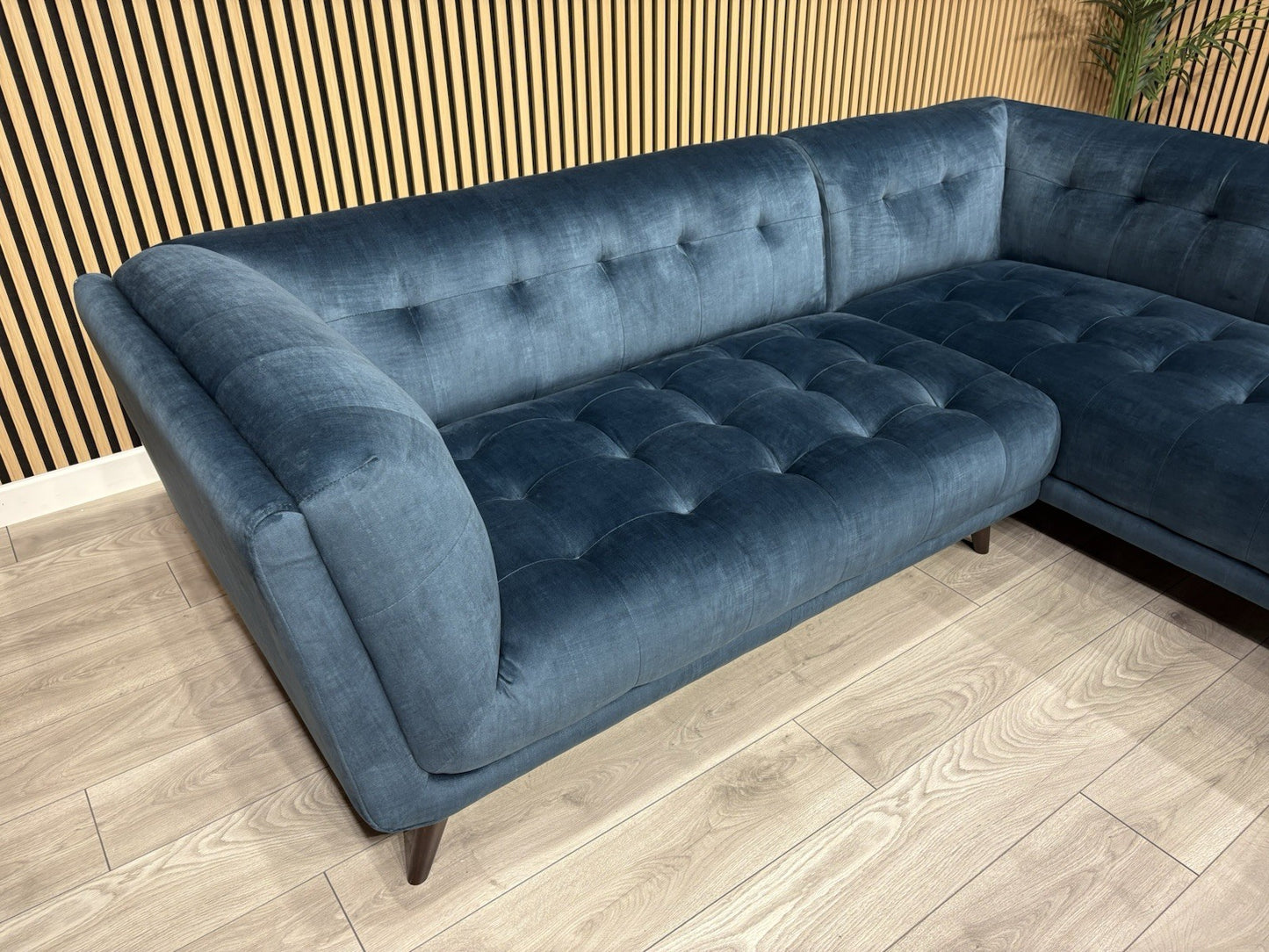 Furniture Village RENE Fabric RHF Chaise Open End Corner Sofa - RRP £1,695