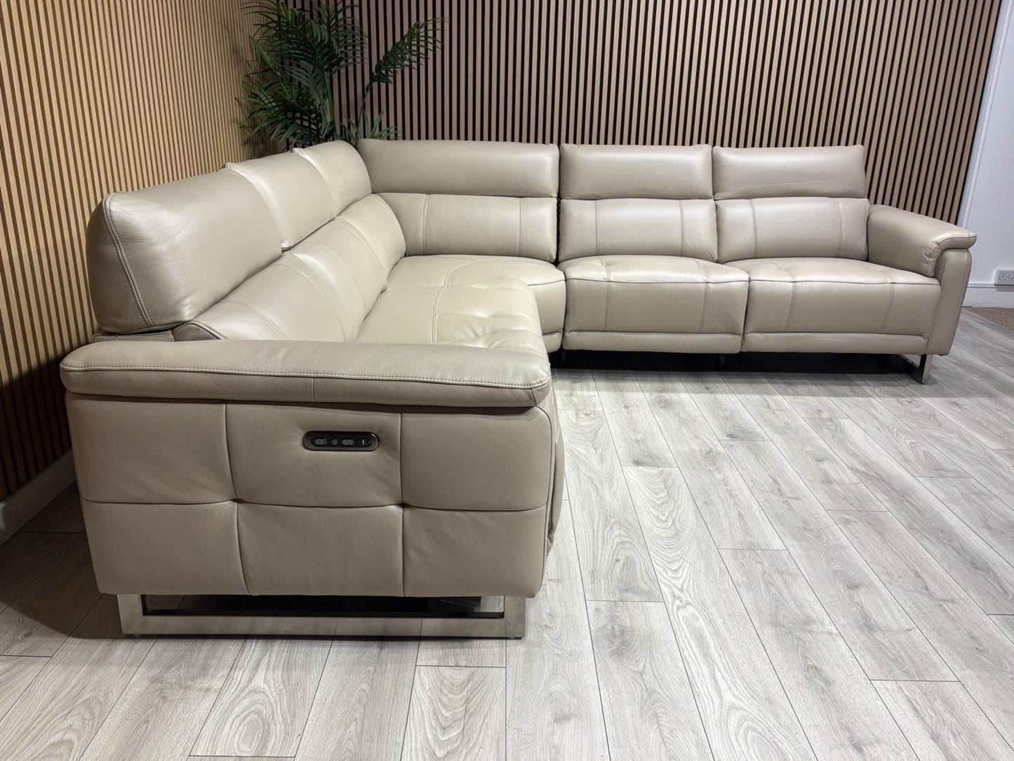 Furniture Village MOET Large Leather Power Recliner Corner Sofa - RRP £4,495