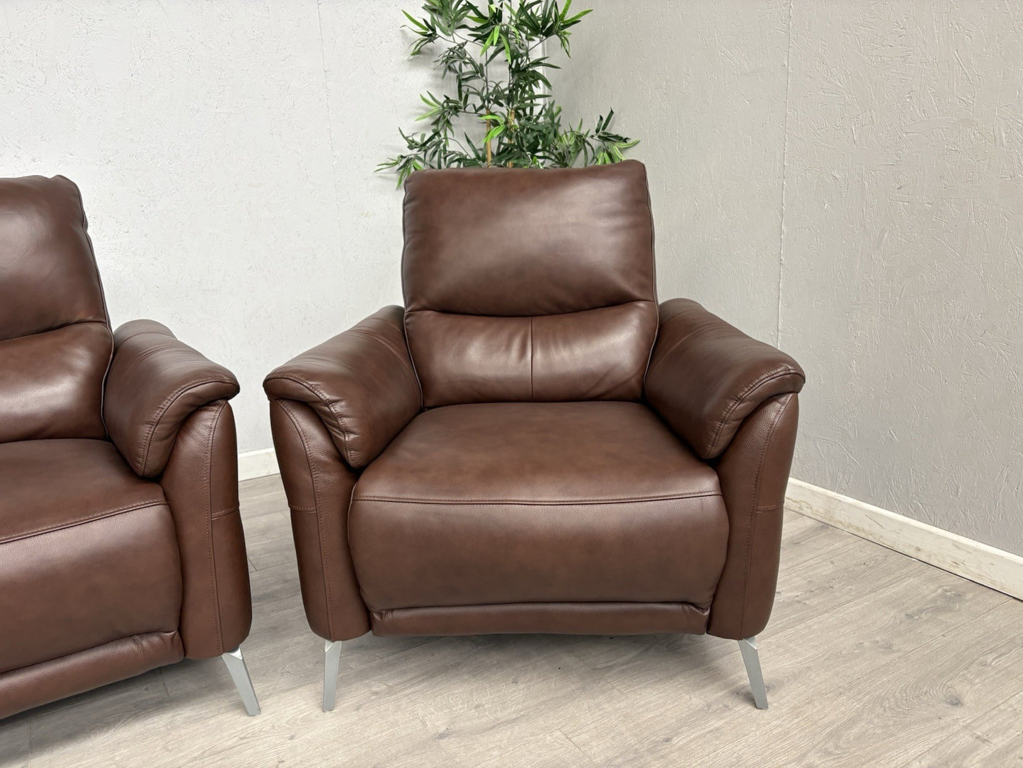 Furniture Village DAYTONA Leather 2 Seater Sofa + 2 x Armchairs - RRP £3,385