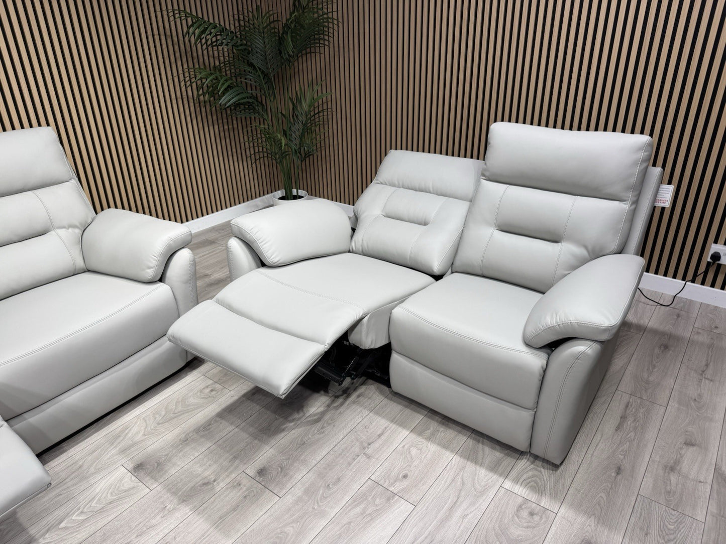TREND Leather 3 + 2 Seater Power Sofa Set - RRP £4595