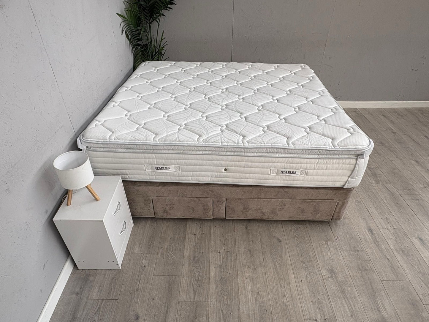 Staples Eco Latex Refresh Pocket 3000 6ft Superking Mattress - RRP £1,799