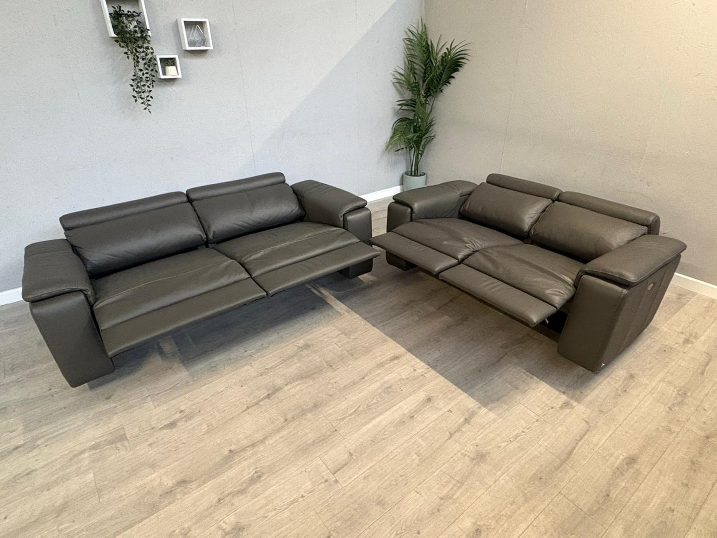F.V. - Nicoletti DAVIDE Leather 3 + 2 Seater Power Recliner Sofas - RRP £5,440