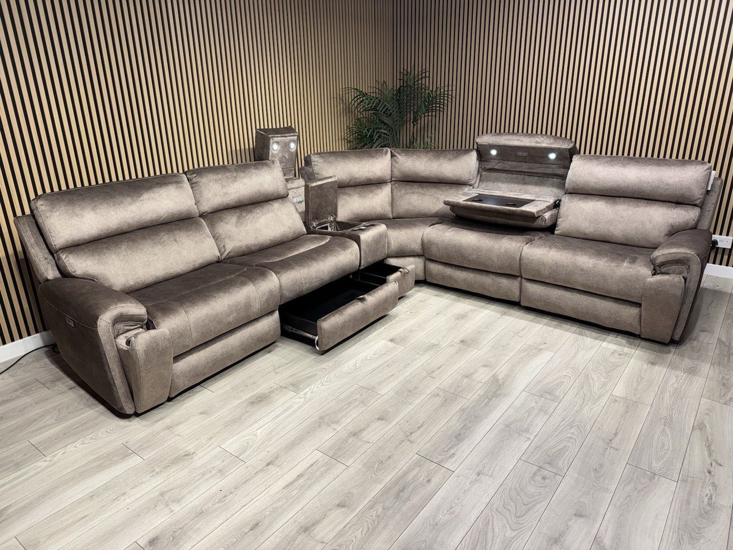 DFS Sample VEGAS Fabric 2 Corner 2 Power Recliner Sofa + Console - RRP £2999