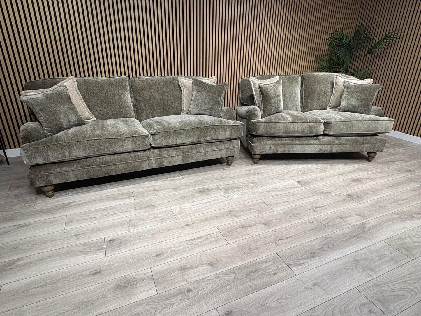 Laura Ashley HERITAGE Style Fabric 3 Seater + 2 Seater Sofa Set - RRP £3,500