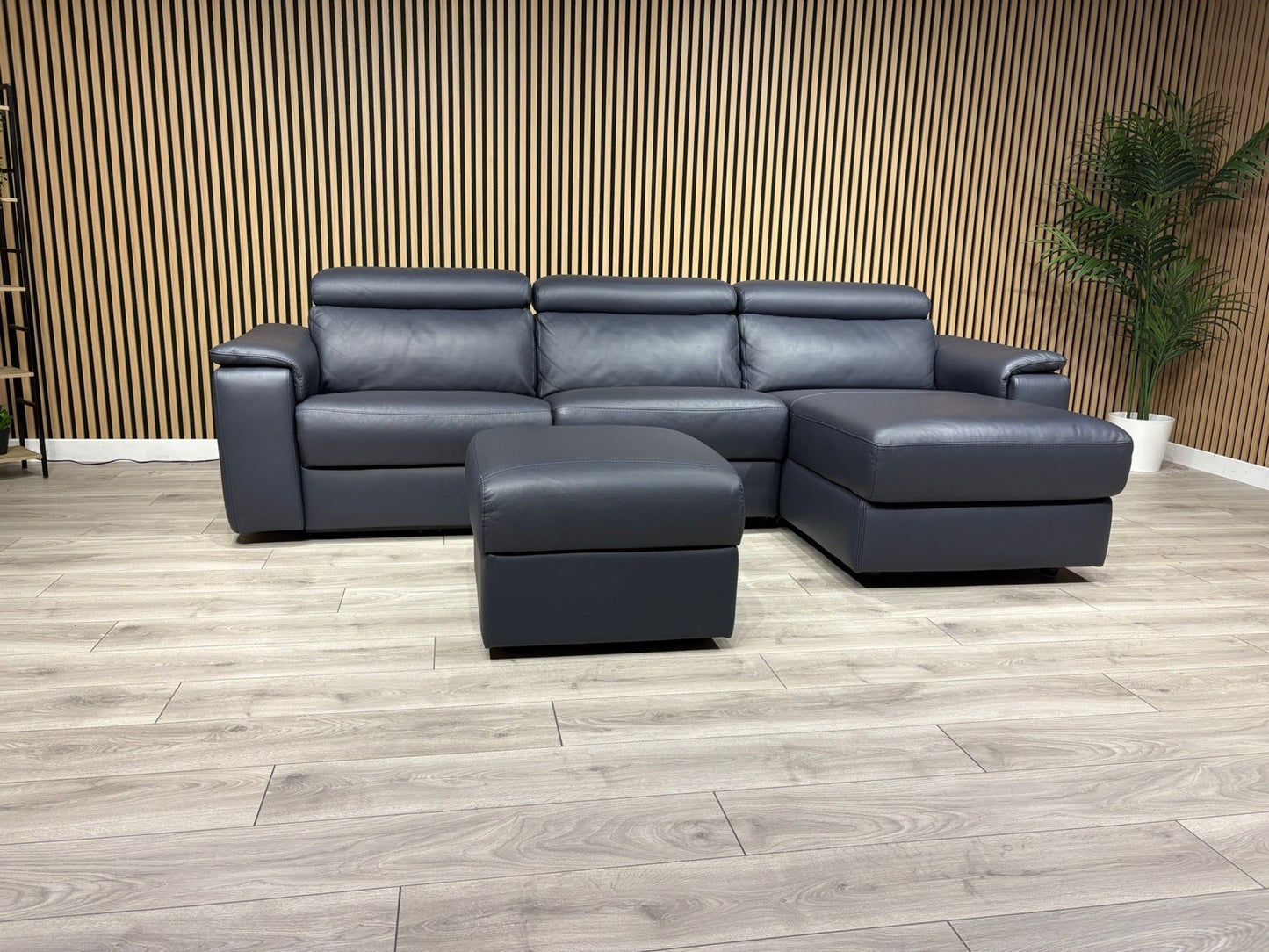 F. Village - Nicoletti DAVIDE Leather Power Chaise Sofa + Stool - RRP £6,040