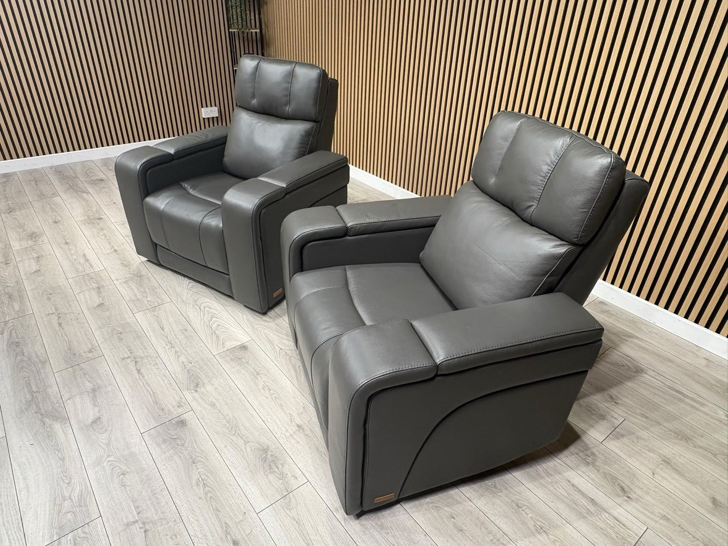 SCS Adstock x2 Leather Power Recliner Chairs with Power Head Tilt RRP £2258