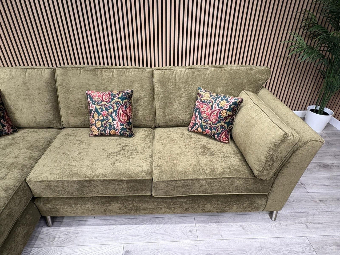 Furniture Village SASHA Fabric Large LHF Chaise Corner Sofa - RRP £3,295