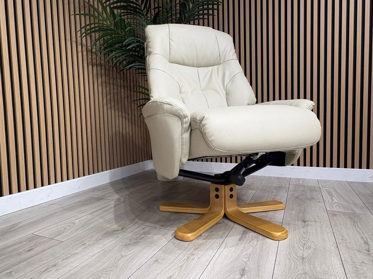 Relaxed Swivel Recliner Chair + Footstool RRP £1099