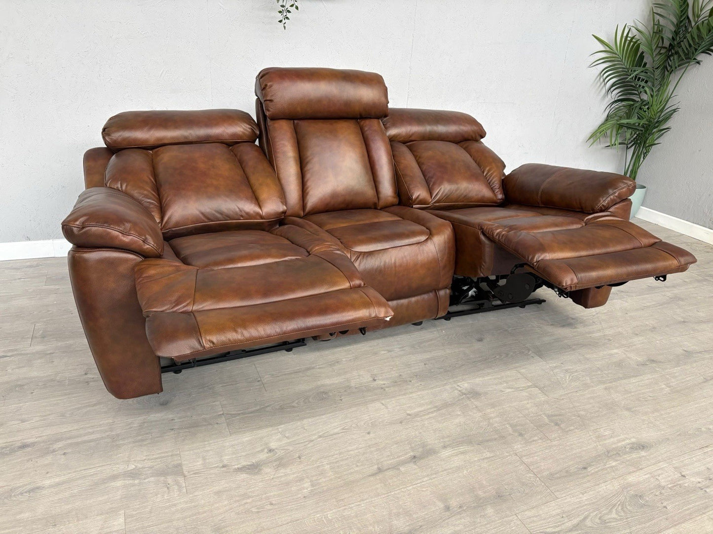 DFS Bravado Leather 3 Seater Sofa, Power Recliners, Fold Down Table - RRP £1,999