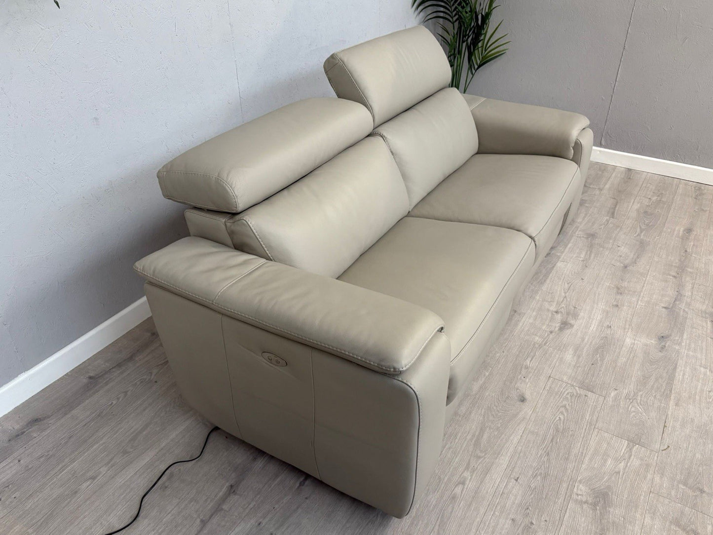 F. Village - Nicoletti DAVIDE Leather 3 Seater Power Recliner - RRP £2845