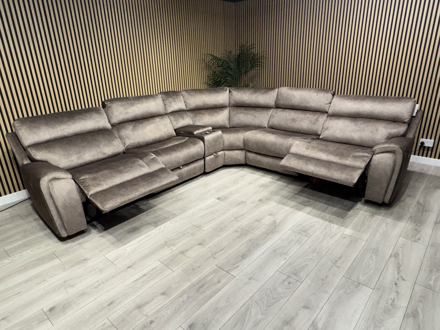 DFS Sample VEGAS Fabric 2 Corner 2 Power Recliner Sofa + Console - RRP £2999