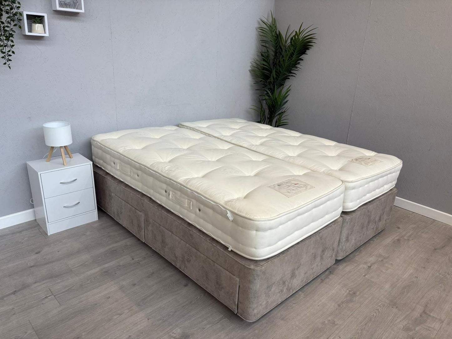 Hypnos Luxurious Earth 02 6ft Superking Mattress Zip and Link, Firmer RRP £3,299