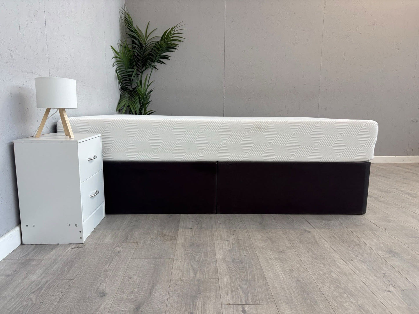 TEMPUR EASE 25 - 5ft Kingsize Mattress, Medium Firm - RRP £1599