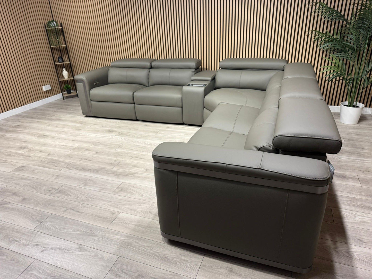 Sofology PLAZA style Leather 2c2 Power Recliner Sofa + Console - RRP £4699