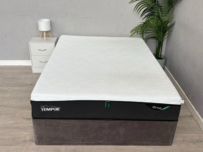 Tempur PRO PLUS 4ft 6 Double Mattress, Medium ( SEE PICTURES ) - RRP £2,299