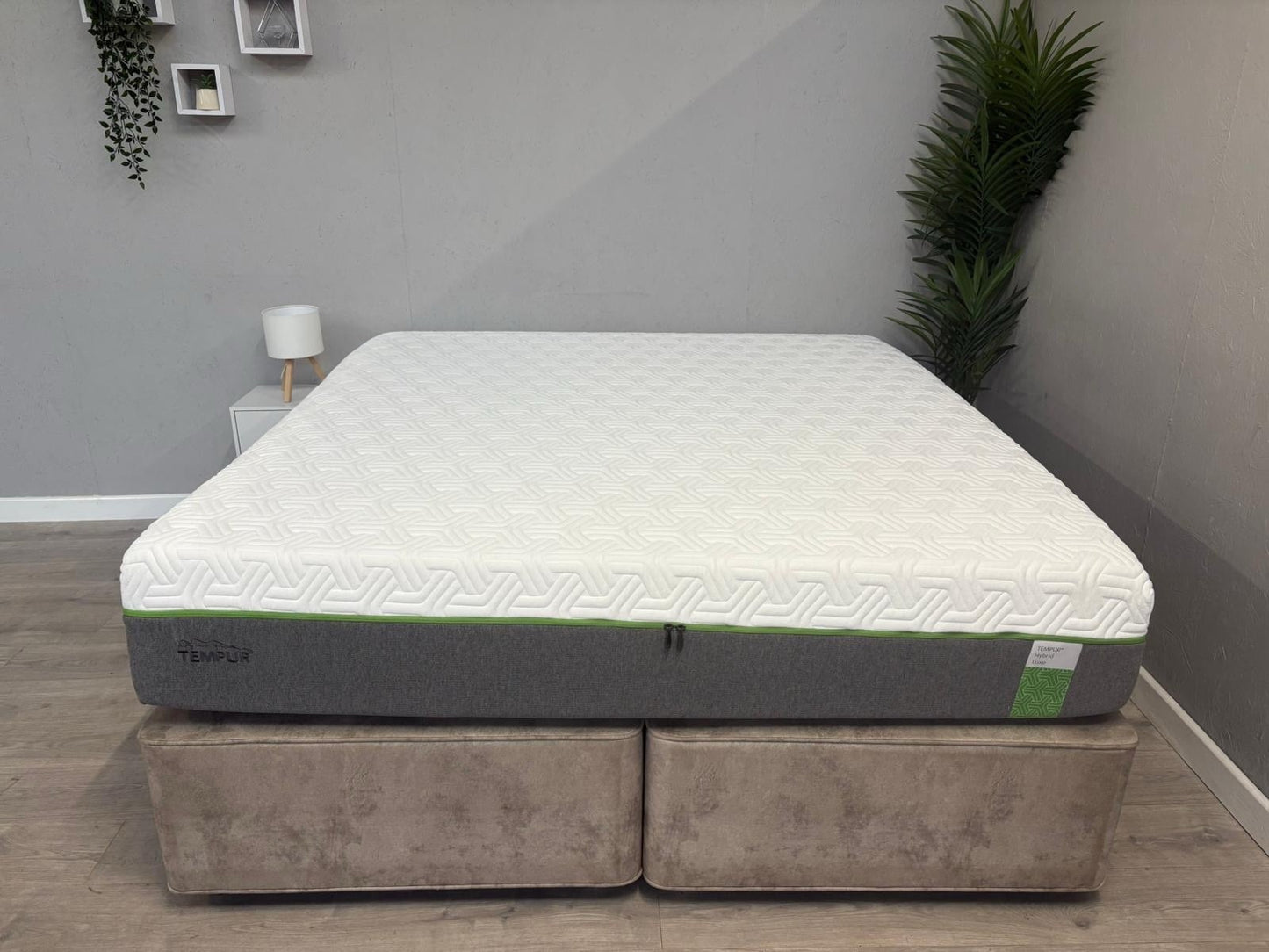 Tempur HYBRID ELITE LUXE 6ft Superking Mattress, Medium - RRP £2,599