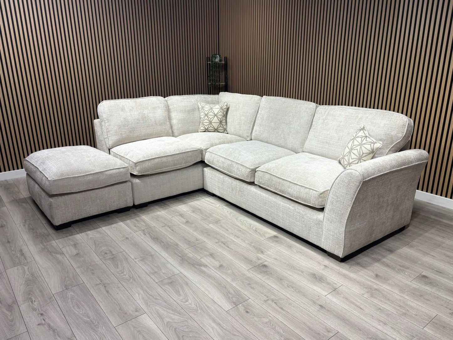 Furniture Village NEW LEGEND LHF Open Chaise Corner Sofa - RRP £2347