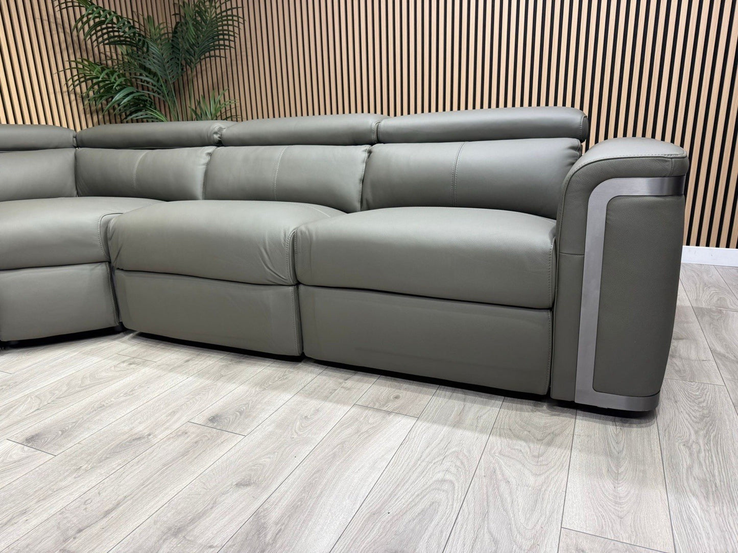 Sofology PLAZA style Leather 2c2 Power Recliner Sofa + Console - RRP £4699