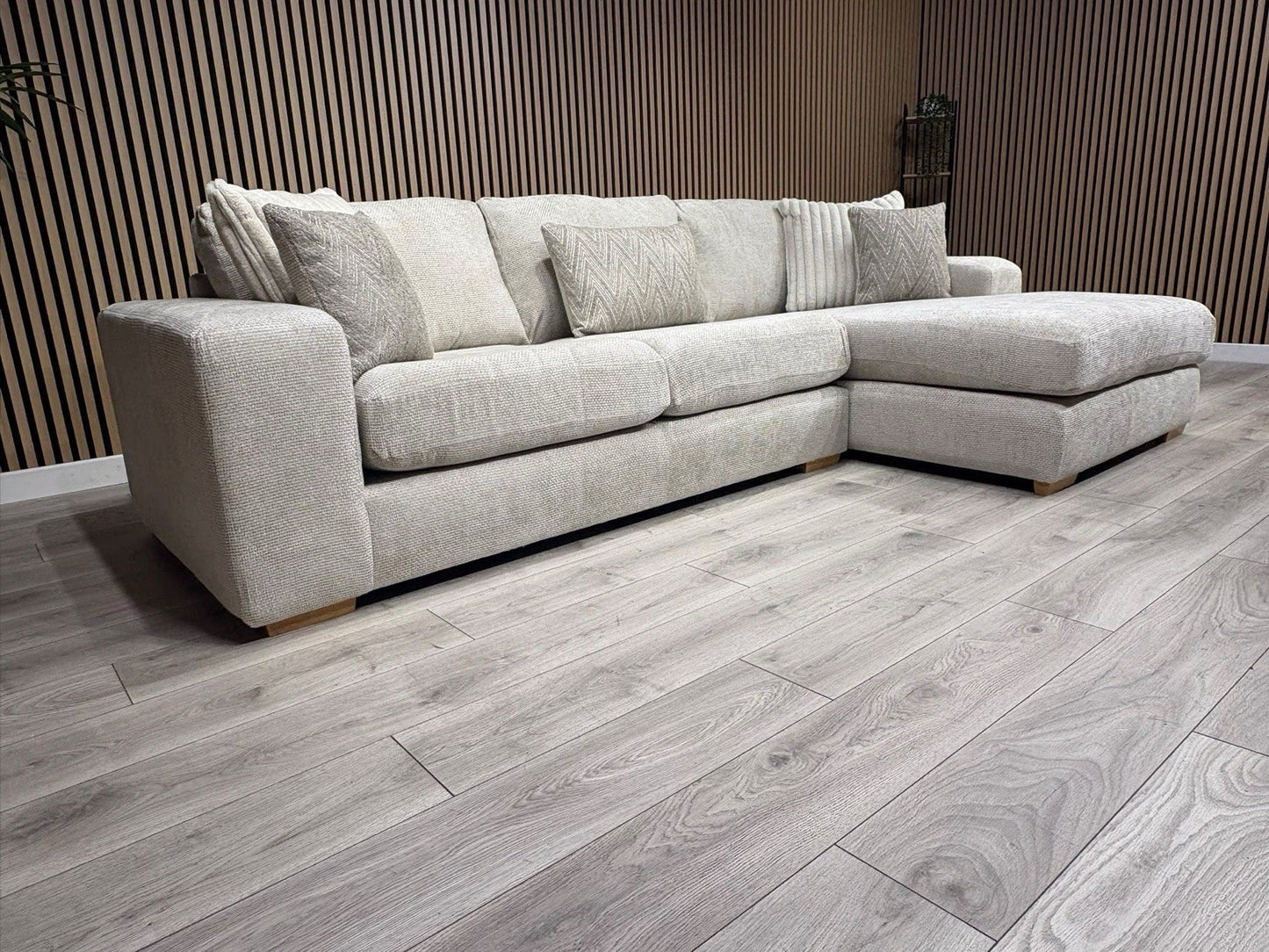 DFS Sample Pandora RHF Large 3 Seater Chaise Sofa - RRP: £3295