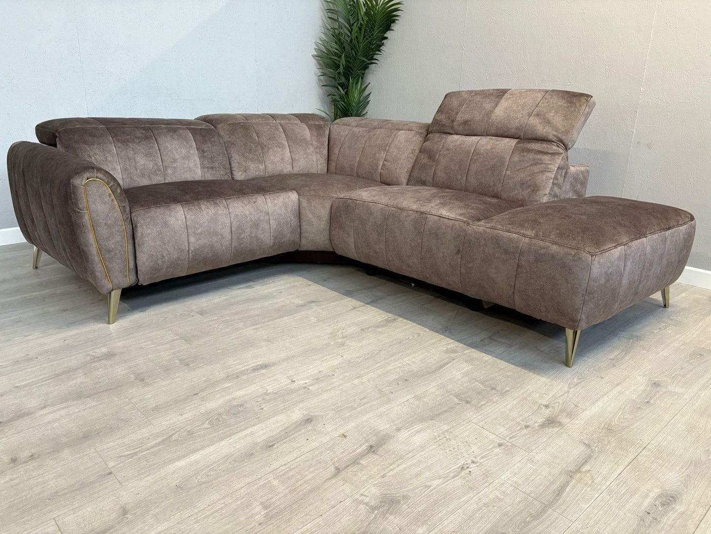 DFS Lidia Left Hand Facing Open Chaise Power Recliner Corner Sofa - RRP £1899