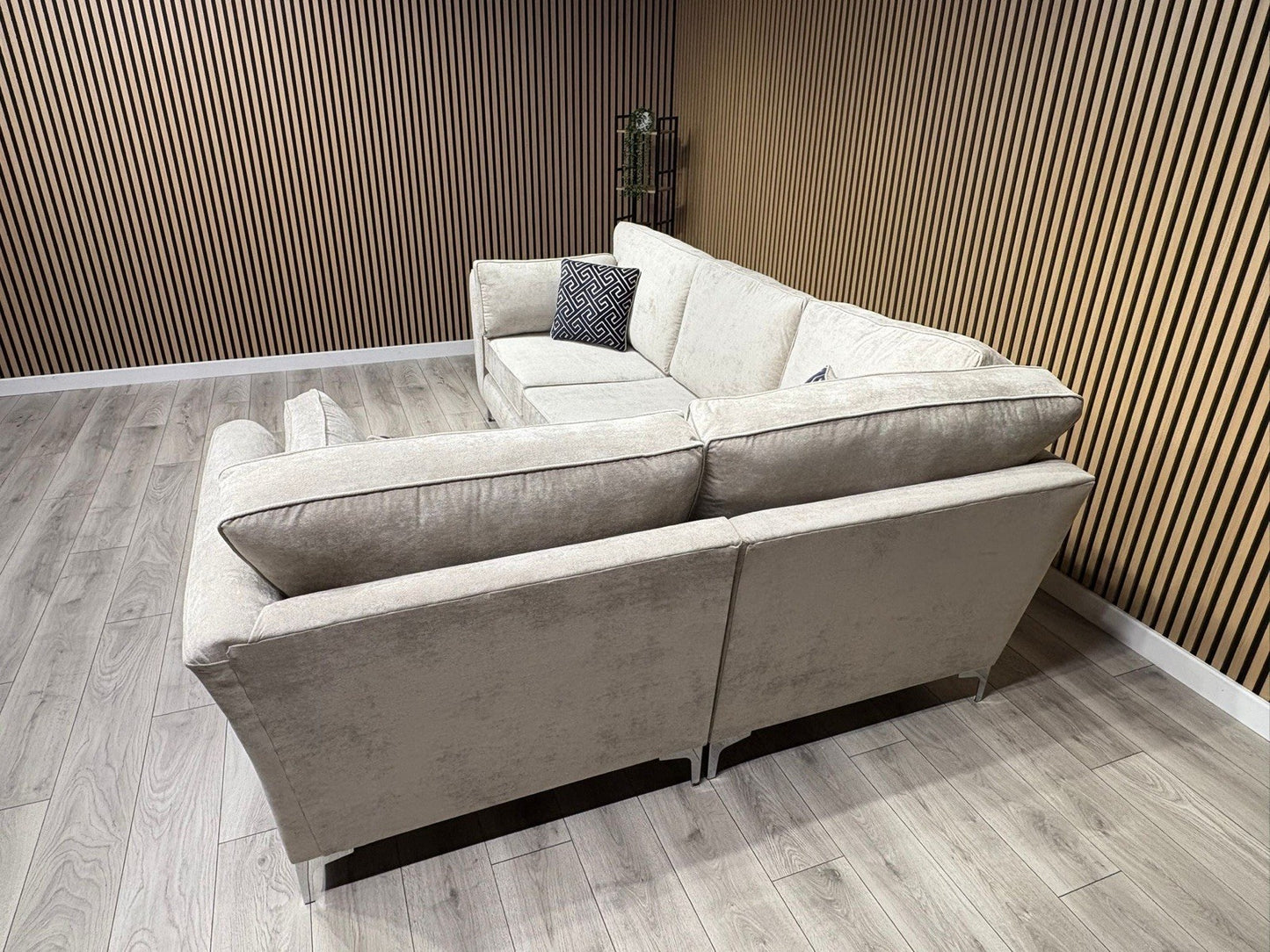 Furniture Village SASHA Fabric RHF Corner Sofa ( 3 Corner 1 ) - RRP £3,295