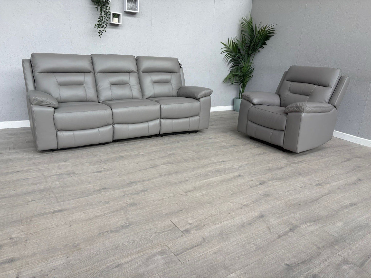 DFS Braylan Leather 3 Seater + Armchair, Power Recliner Sofa Set - RRP £2,248