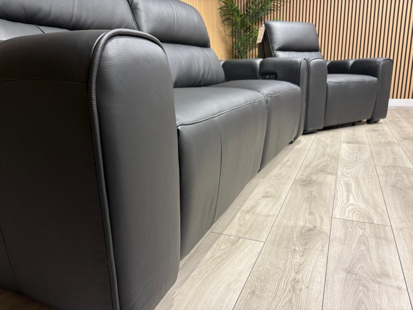 Bellagio Leather 3 Seater + Armchair Sofa Set, Power Recliners RRP: £3440