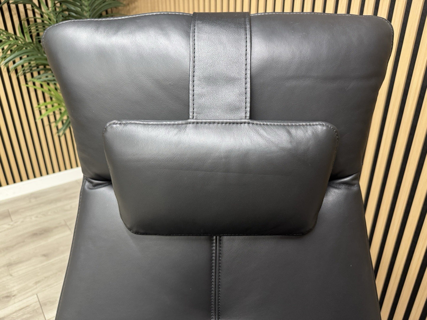 DFS Luxford Express Power Swivel Rise and Recliner Chair - RRP £1299