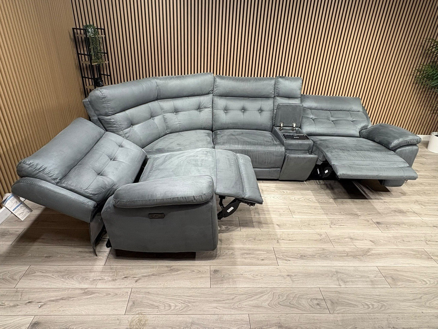 SCS Belford 1 Corner 3 Power Recliner Sofa with Media Console - RRP £2599