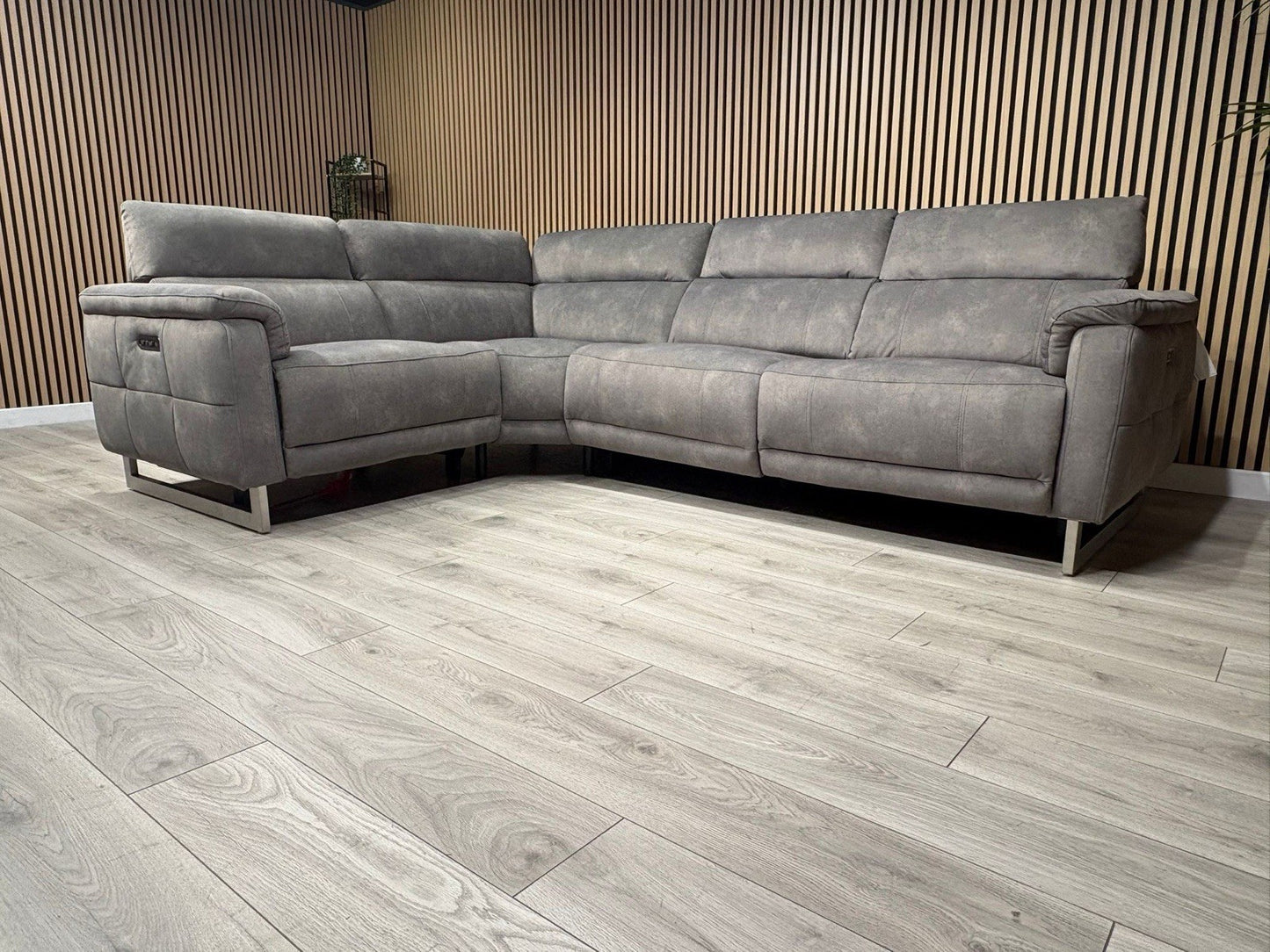 Furniture Village MOET Fabric 2 Corner 2 Power Recliner Sofa RRP £3295