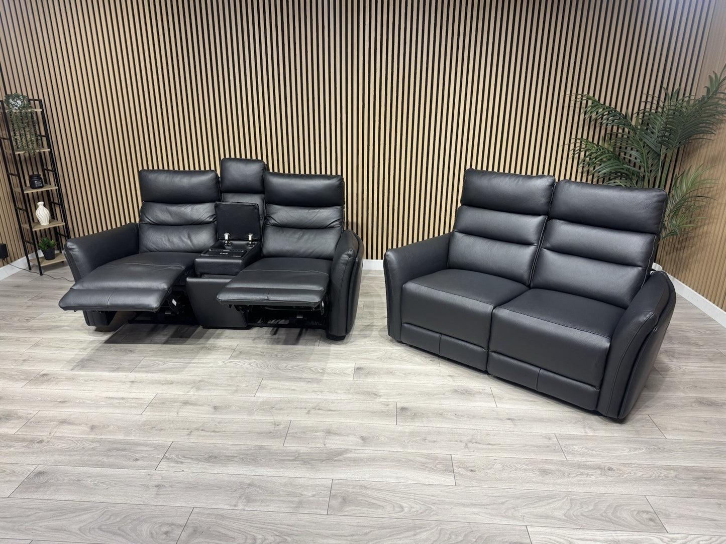 SCS  Cleveley Leather 2+2 Seater Power Recliner/Headrests + Console  - RRP £2898