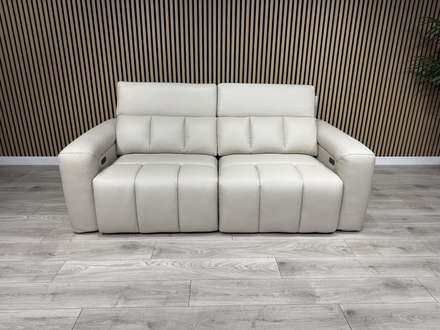 DALLAS Leather 3 Seater Double Power Chaise Sofa, Bluetooth Speakers - RRP £1999