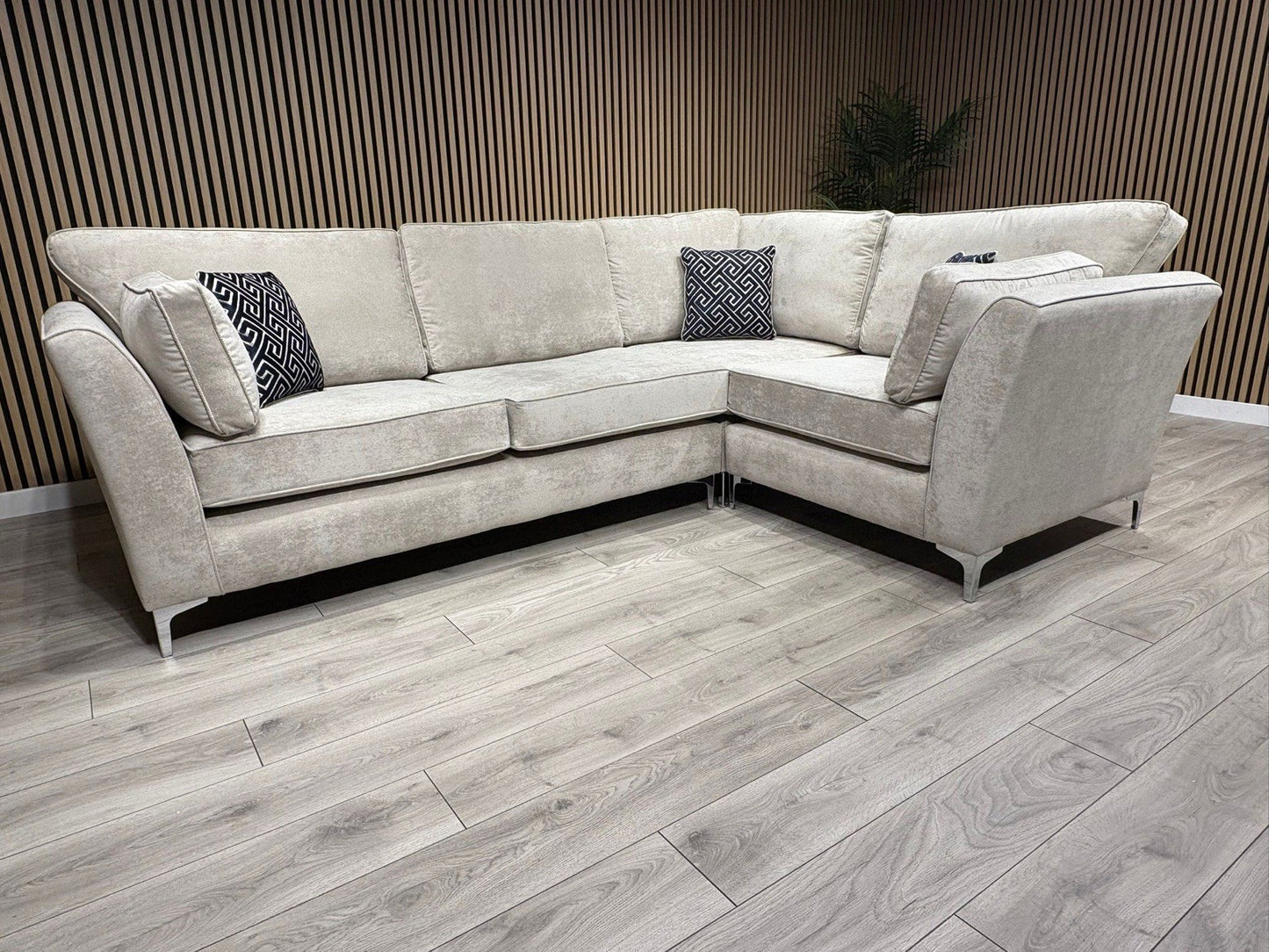 Furniture Village SASHA Fabric RHF Corner Sofa ( 3 Corner 1 ) - RRP £3,295