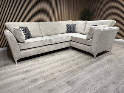 Furniture Village SASHA Fabric RHF Corner Sofa ( 3 Corner 1 ) - RRP £3,295