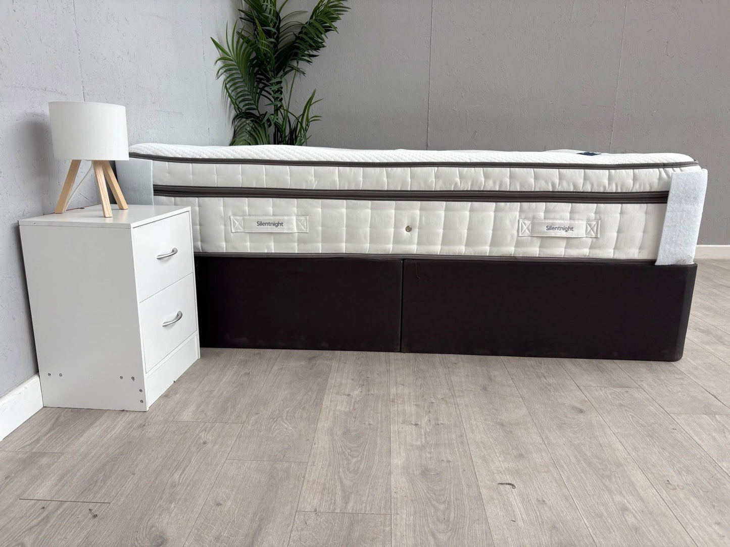 Silentnight 2000 Pocket Deluxe Box Top 5ft Kingsize Mattress - RRP £999