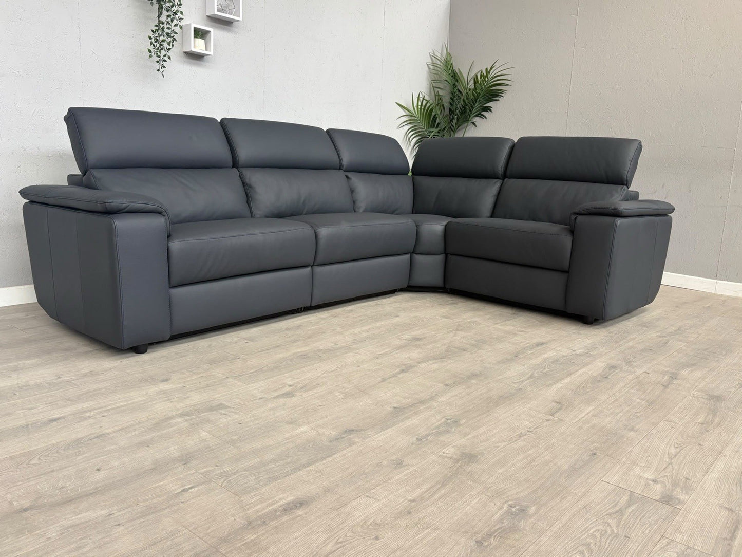 Furniture Village - Nicoletti Davide Small Leather Corner Static  - £4745