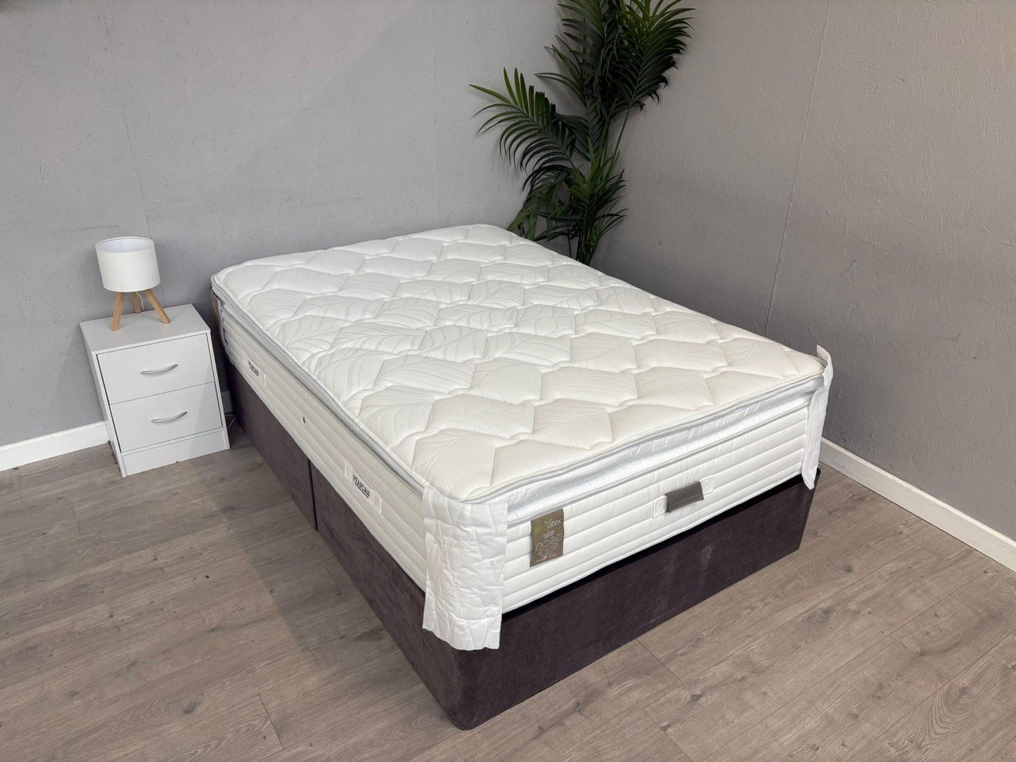 Staples Eco Latex Refresh Pocket 3000 4ft 6 Double Mattress - RRP £1,399