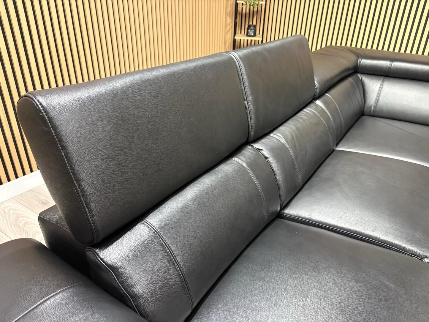 VENICE Leather 2 Corner 2 Power Recliner Sofa + Console - RRP £5,599