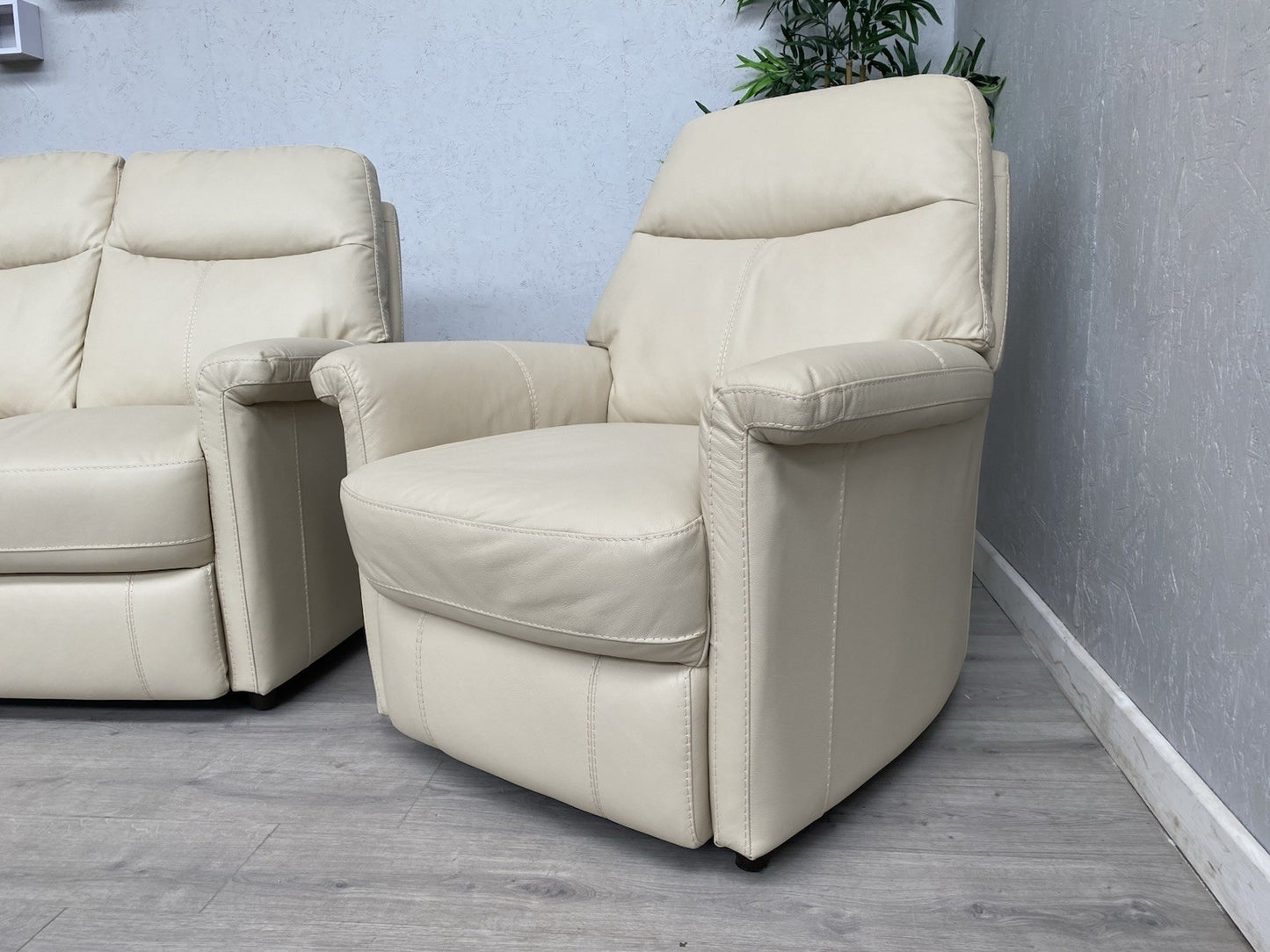 Furniture Village LILLE Leather Compact 3 Seat Sofa + 2 x Armchairs - RRP £3,185