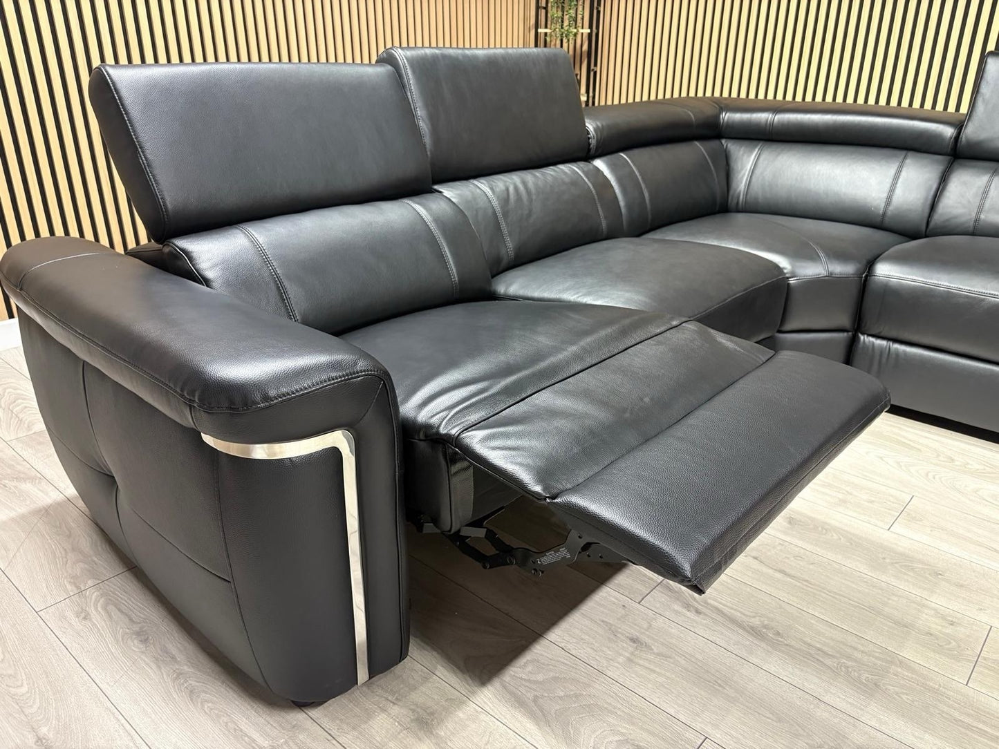VENICE Leather 2 Corner 2 Power Recliner Sofa + Console - RRP £5,599